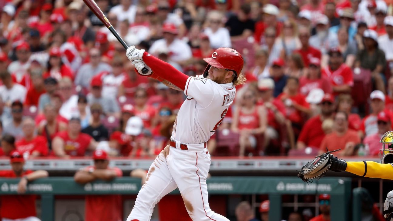 Reds' Fraley to play through partially torn labrum
