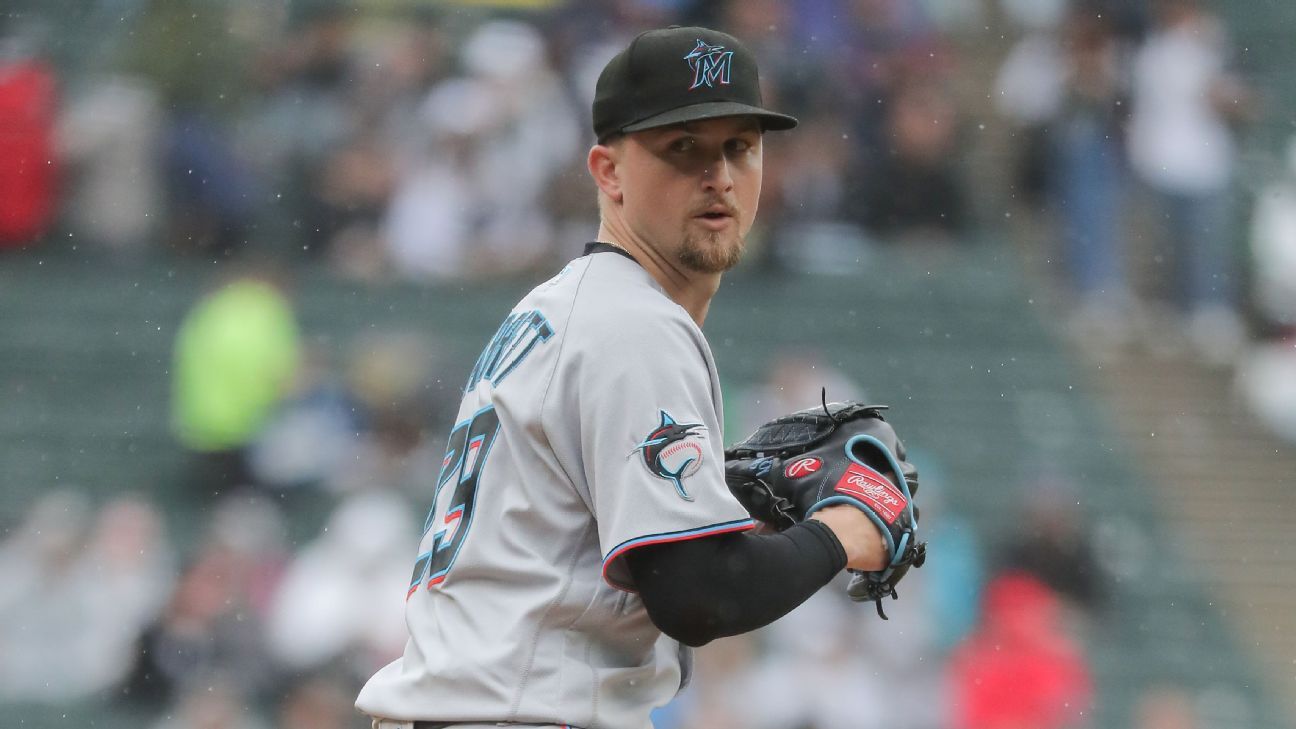 Marlins' Garrett heads to IL with forearm strain