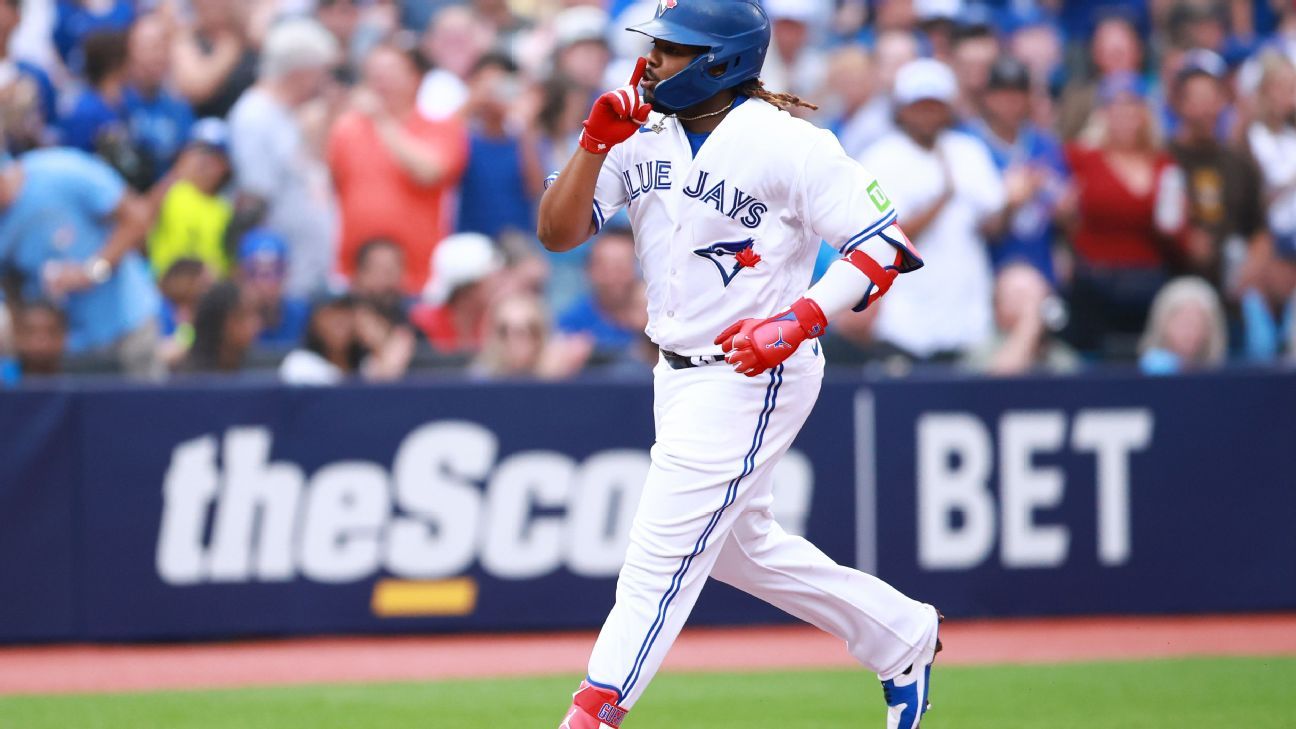 Guerrero Jr. (knee) scratched from Jays' lineup