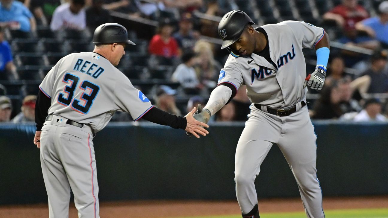 Marlins third base coach fractures leg after getting hit by foul