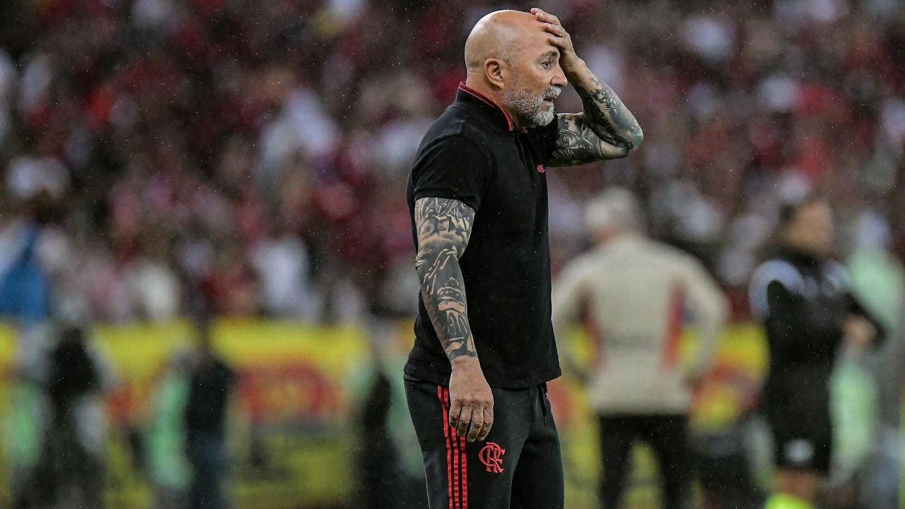 Quebrar o processo? Sampaoli é direto após protestos da torcida do Flamengo: Tem que ver com a diretoria