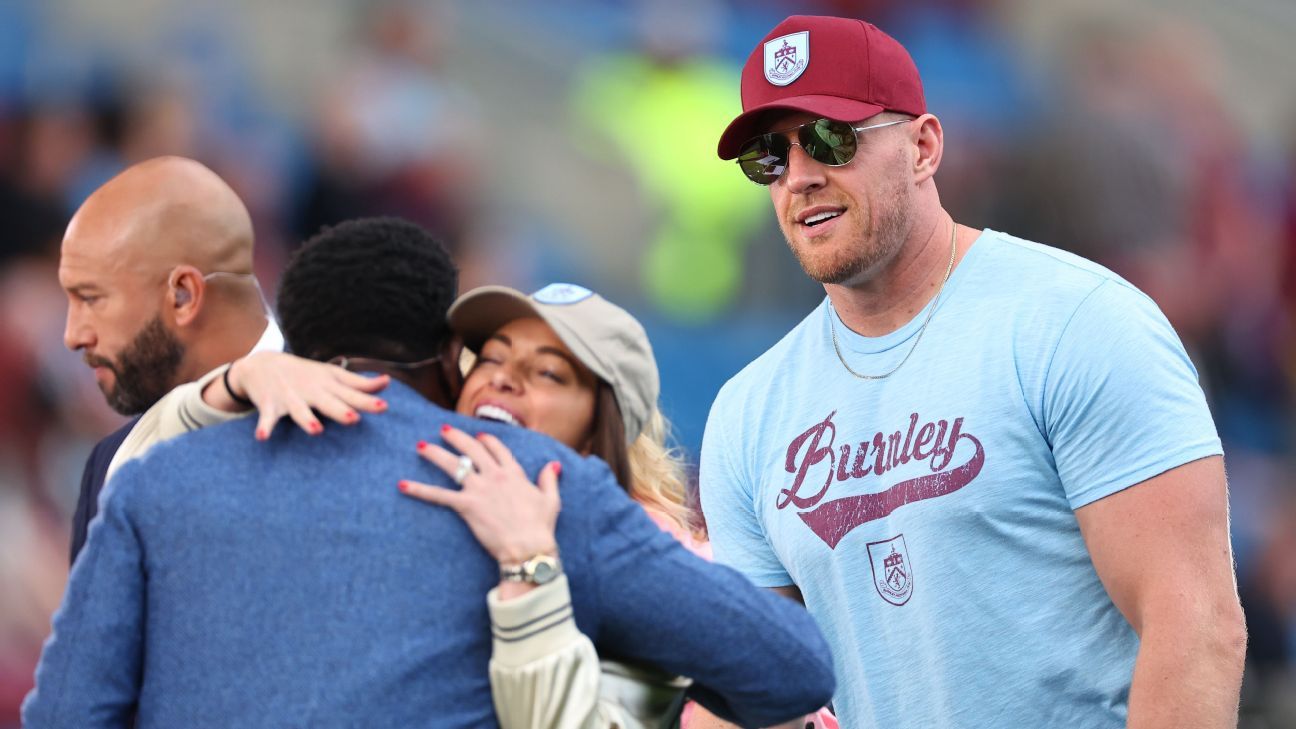 LOOK: J.J. Watt meets Lionel Messi, calls him world's 'best player