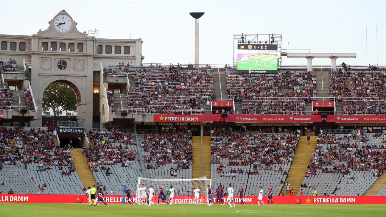 ESPN FC on X: 80,000 fans filled Lambeau Field to watch Man City vs Bayern  Munich 