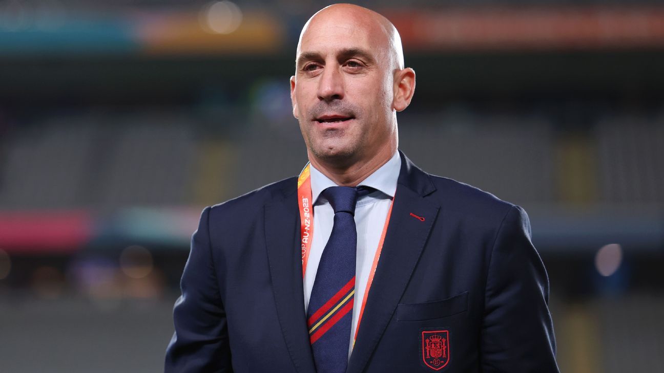 Rubiales dimite como presidente de la federación española de fútbol