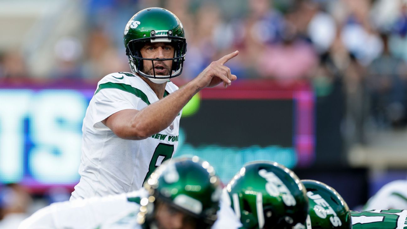 Rodgers makes his Jets shortstop preseason debut with a TD pass against the Giants