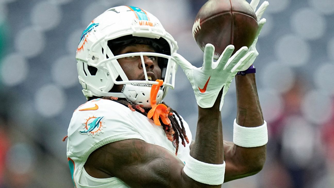 Miami Dolphins' Daewood Davis carted off after preseason game collision –  NBC 6 South Florida