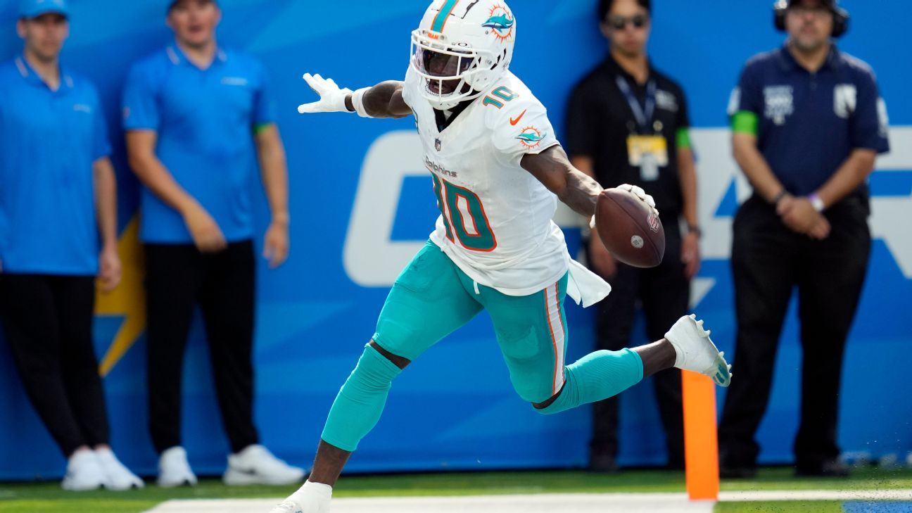 SportsLine's 2022 Fantasy Football Draft Bible: Rankings, sleepers,  breakout, busts and more 