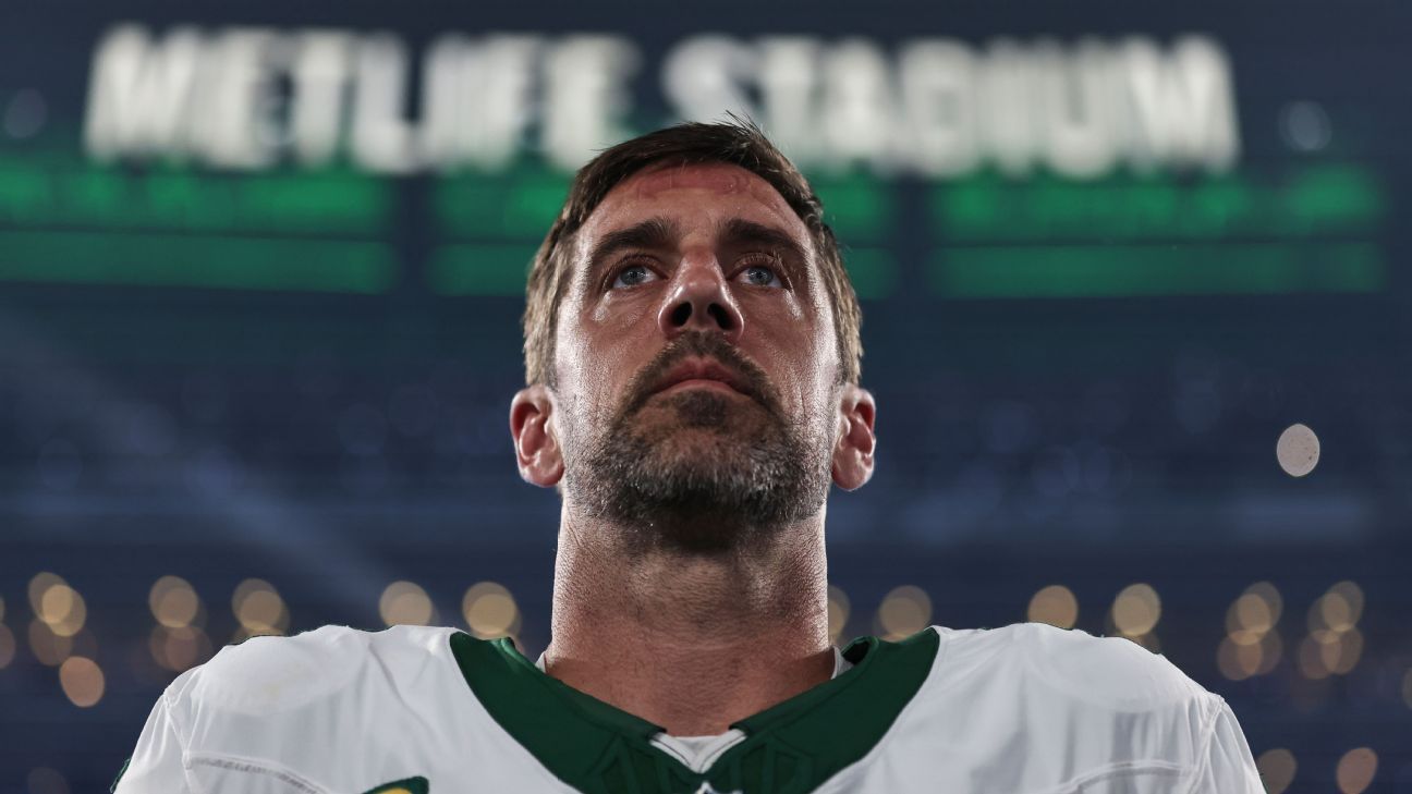 Aaron Rodgers plans to play for Jets in 2023, awaits Packers' move