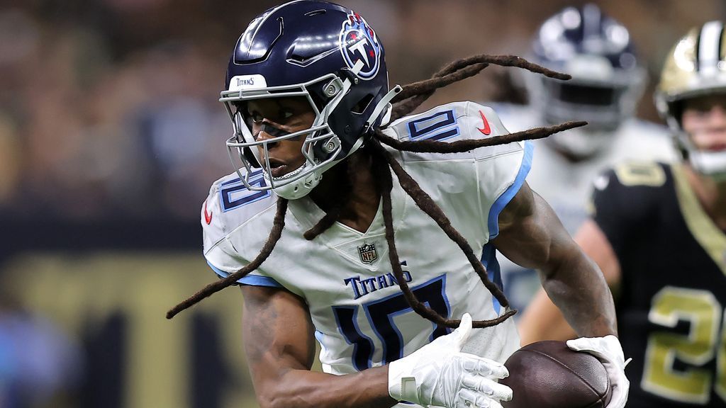 Titans' DeAndre Hopkins is questionable, could play vs. Chargers