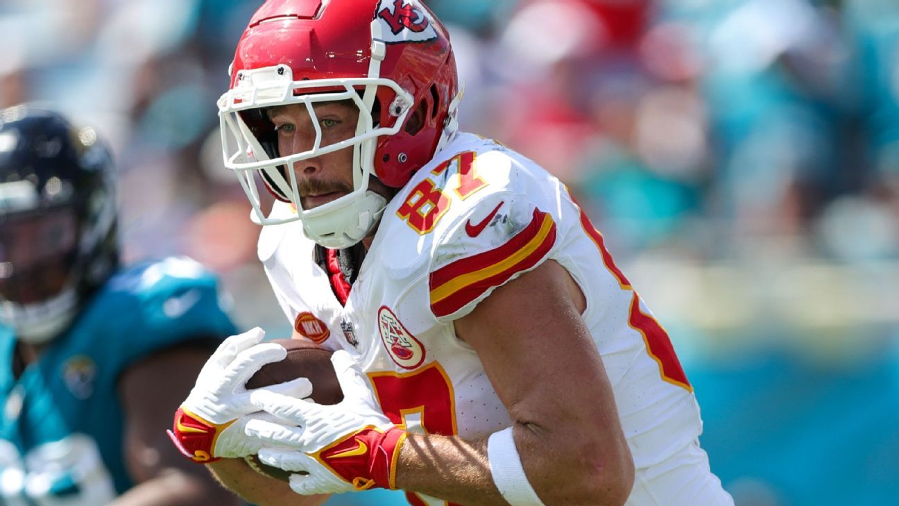 WATCH: Ian Eagle makes funny Taylor Swift reference after Travis Kelce  scores TD for Chiefs vs. Jaguars