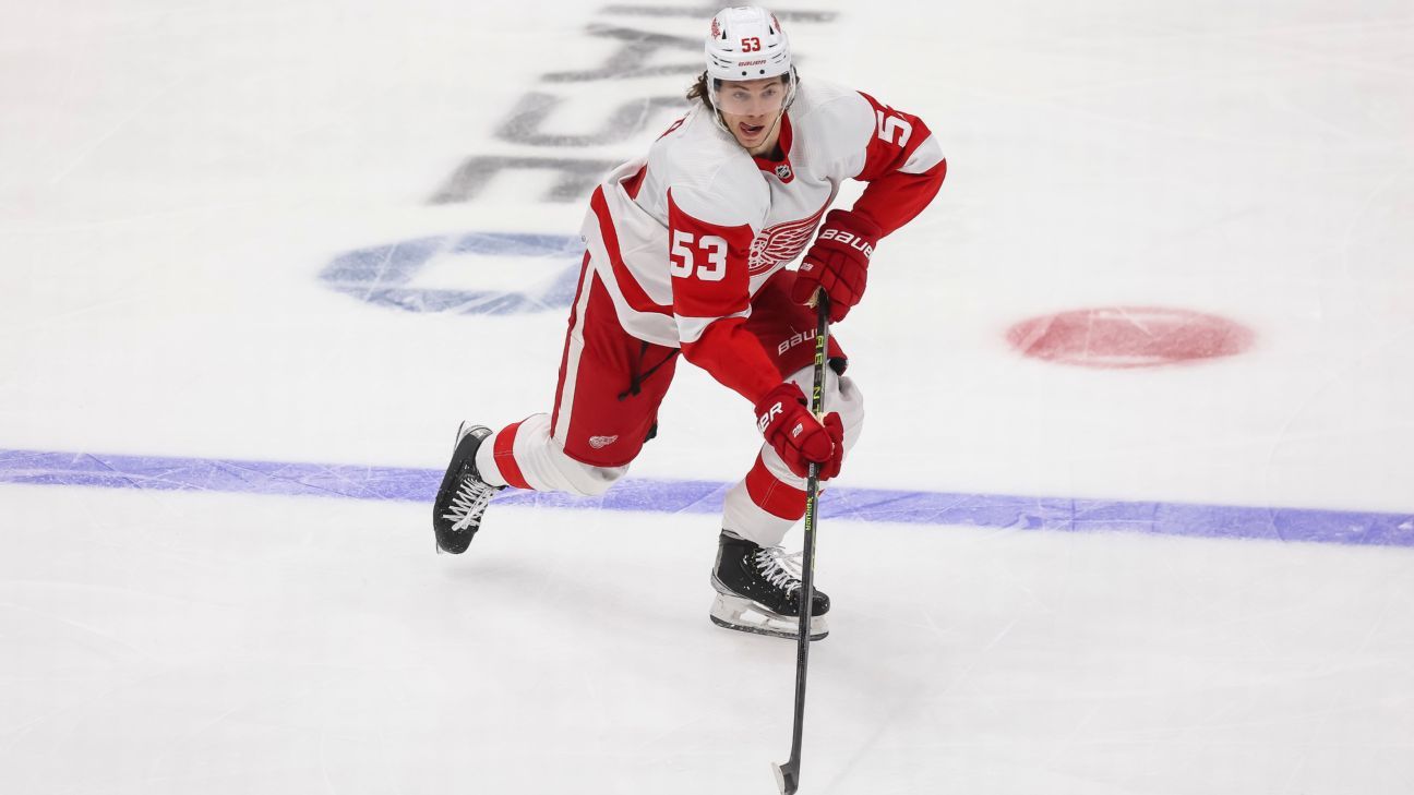 Red Wings sign defender Moritz Seider for 7 years