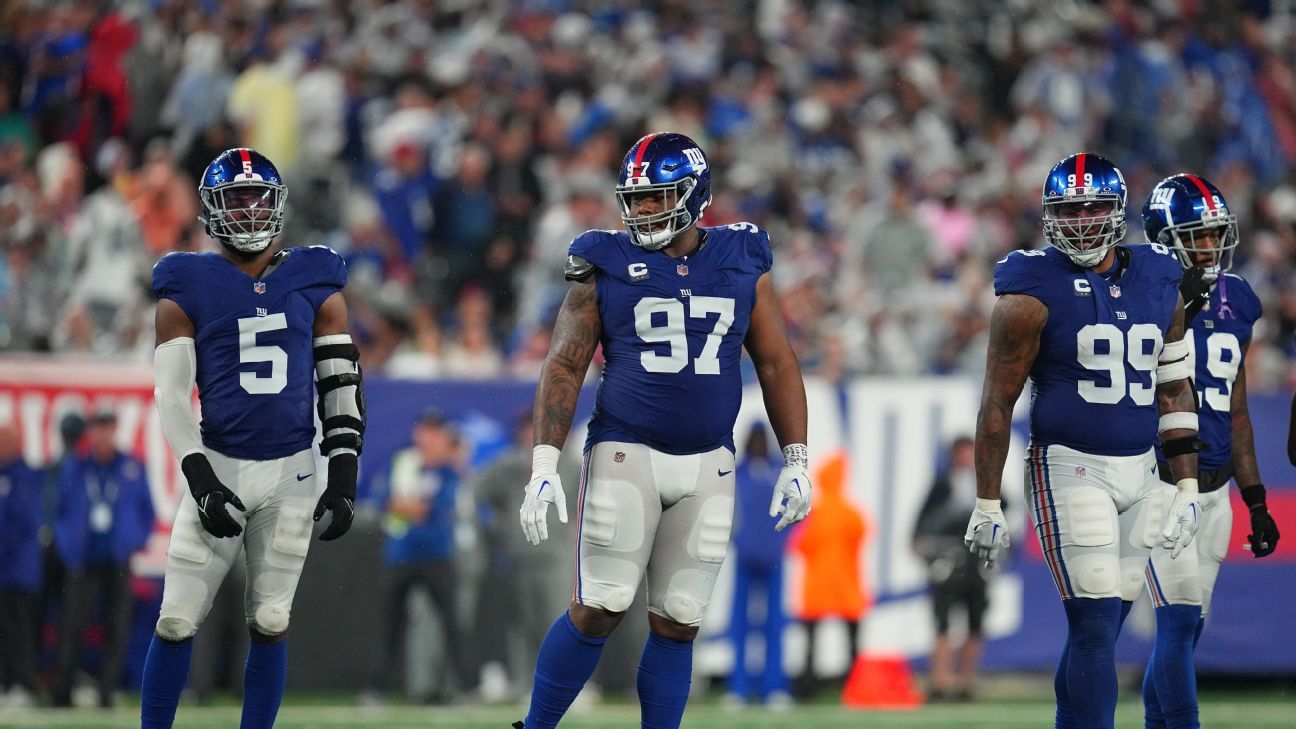 Giants defense forces 4 turnovers in upset of Eagles