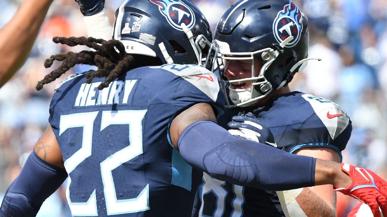 Tennessee Titans' Derrick Henry throws 4th career touchdown pass