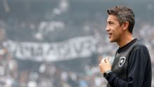 Justiça marca audiência do caso Botafogo x Bruno Lage; técnico pede quase R$ 10 milhões