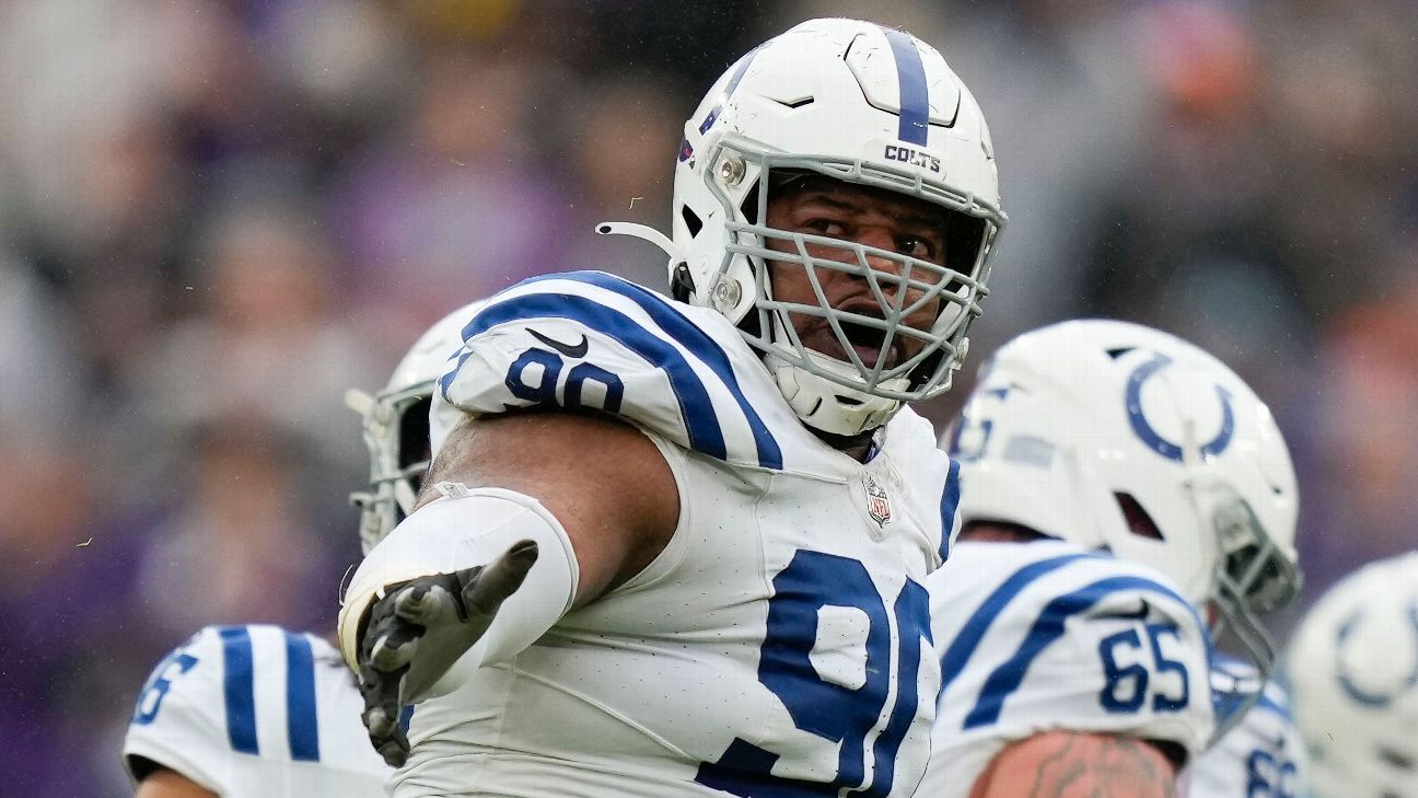 Colts NT Grover Stewart е спрян за шест мача за PED