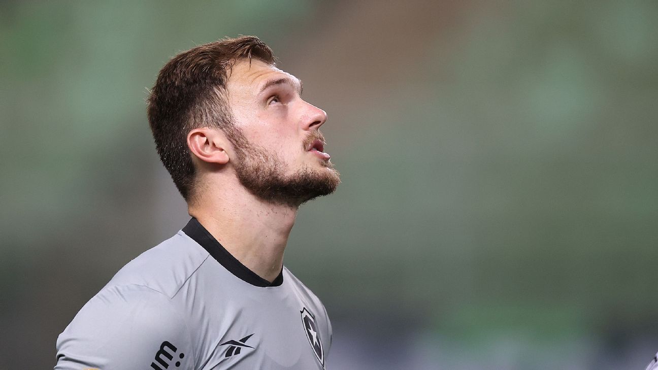 Turbulência na Colina: Ex-Goleiro Aciona SAF do Rival na Justiça por Dívida Gorda