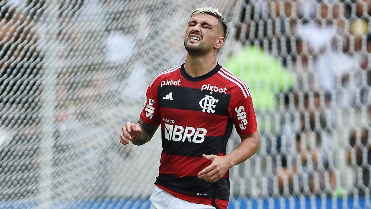 Arrascaeta diz que Flamengo ainda sonha com o título brasileiro: Esse clube não tem que brigar por Libertadores