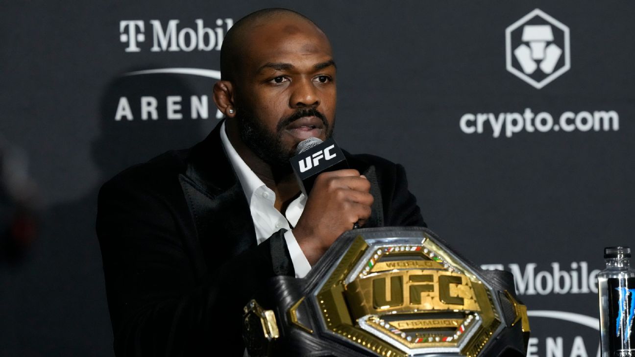 Jon Jones x Stipe Miocic lutam no UFC 295 devido a lesão