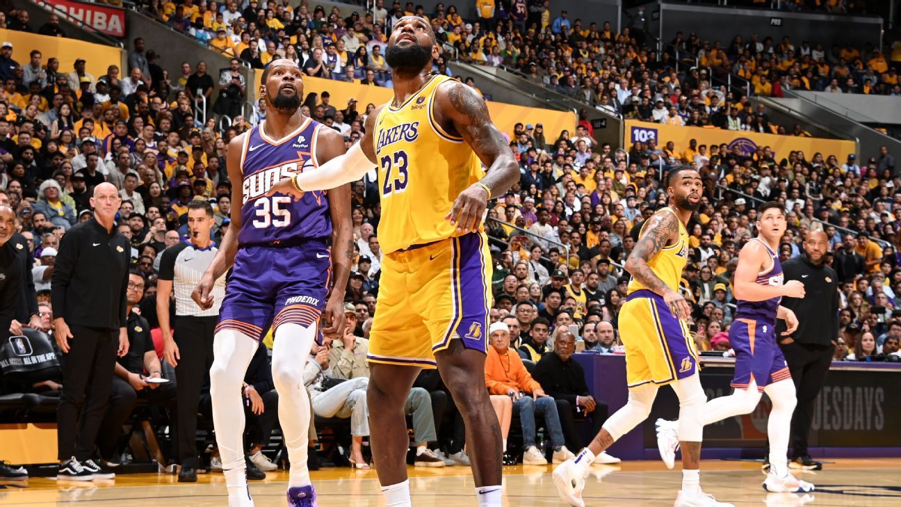 LeBron James leads Lakers to first home win