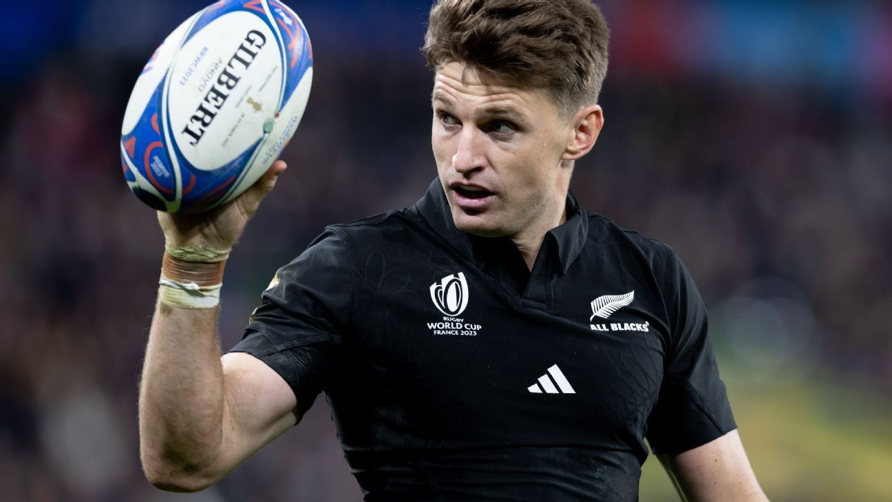 Beauden Barrett inks new contract with NZ Rugby through 2027 - ESPN