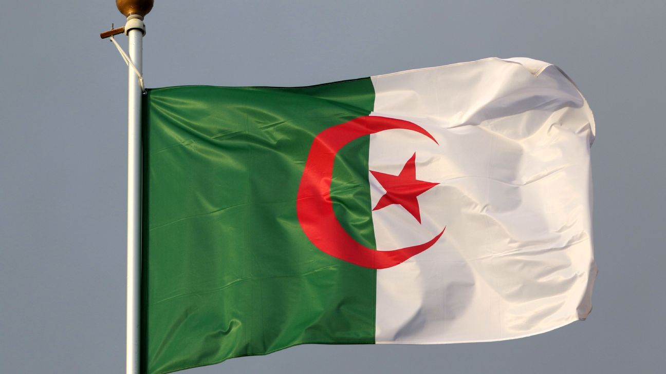 Algeria halts league play after 2 die in bus crash