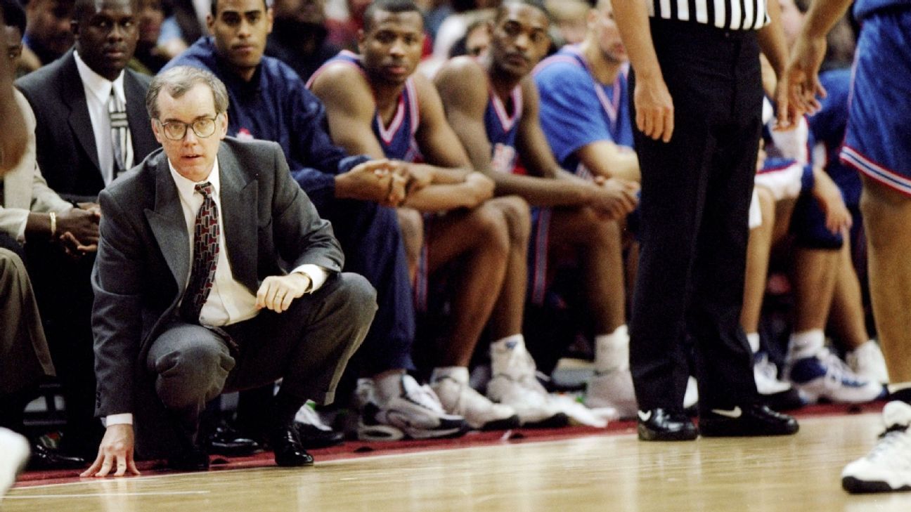 Voormalig DePaul-basketbalcoach Joey Meyer is op 74-jarige leeftijd overleden