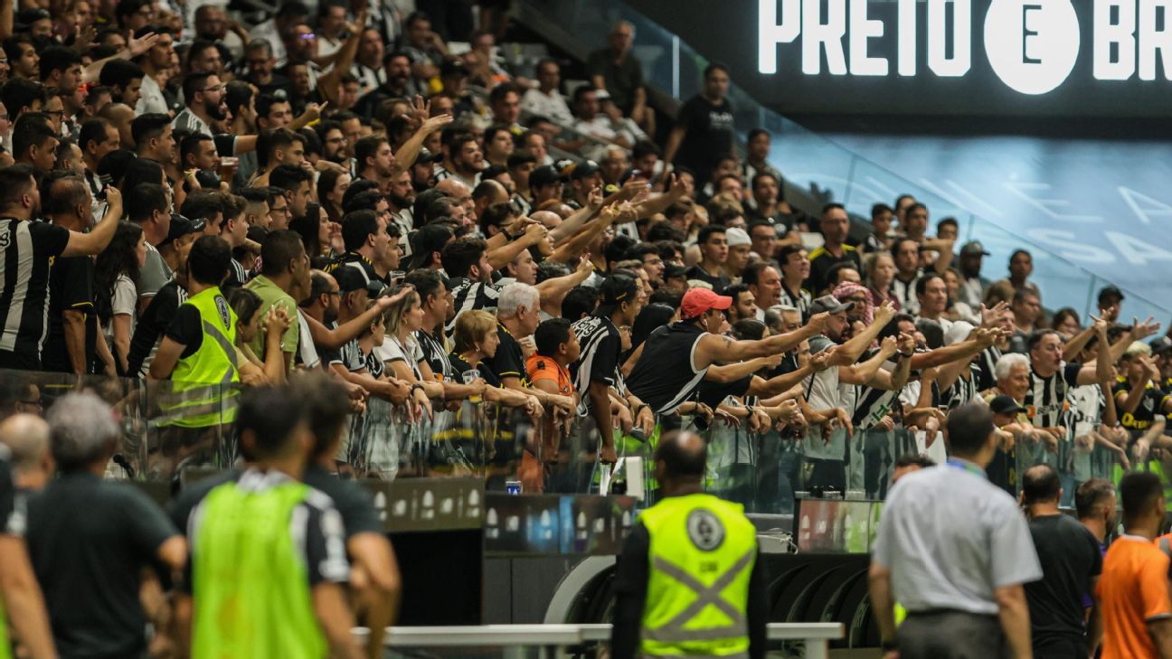 Violência e homofobia mancham clássico brasileiro; possíveis punições podem ser aplicadas