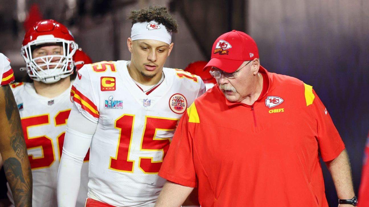 NFL experts debate free agency: Which teams took a step backwards in March?