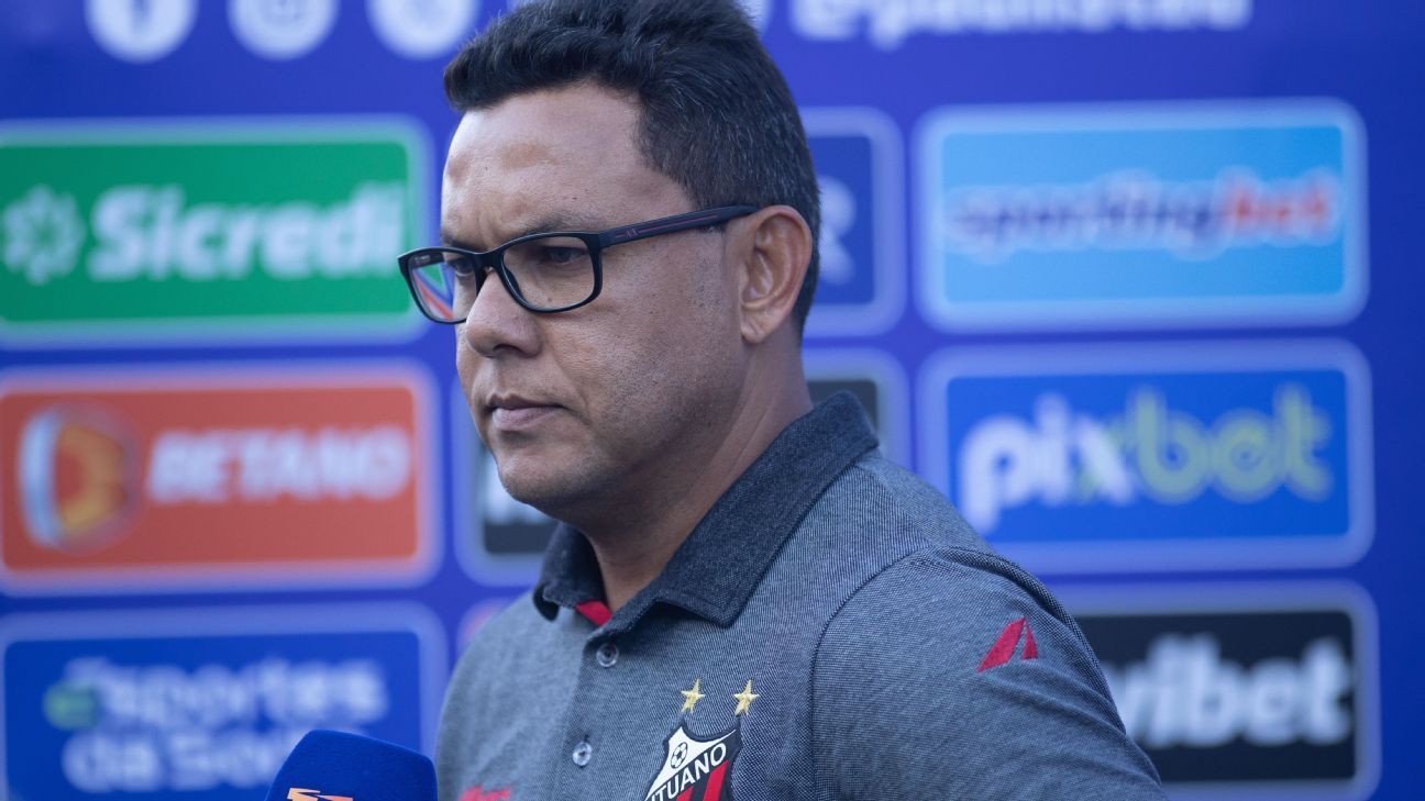 Técnico do Ituano é surpreendido com prêmio inesperado de artilharia na Libertadores.