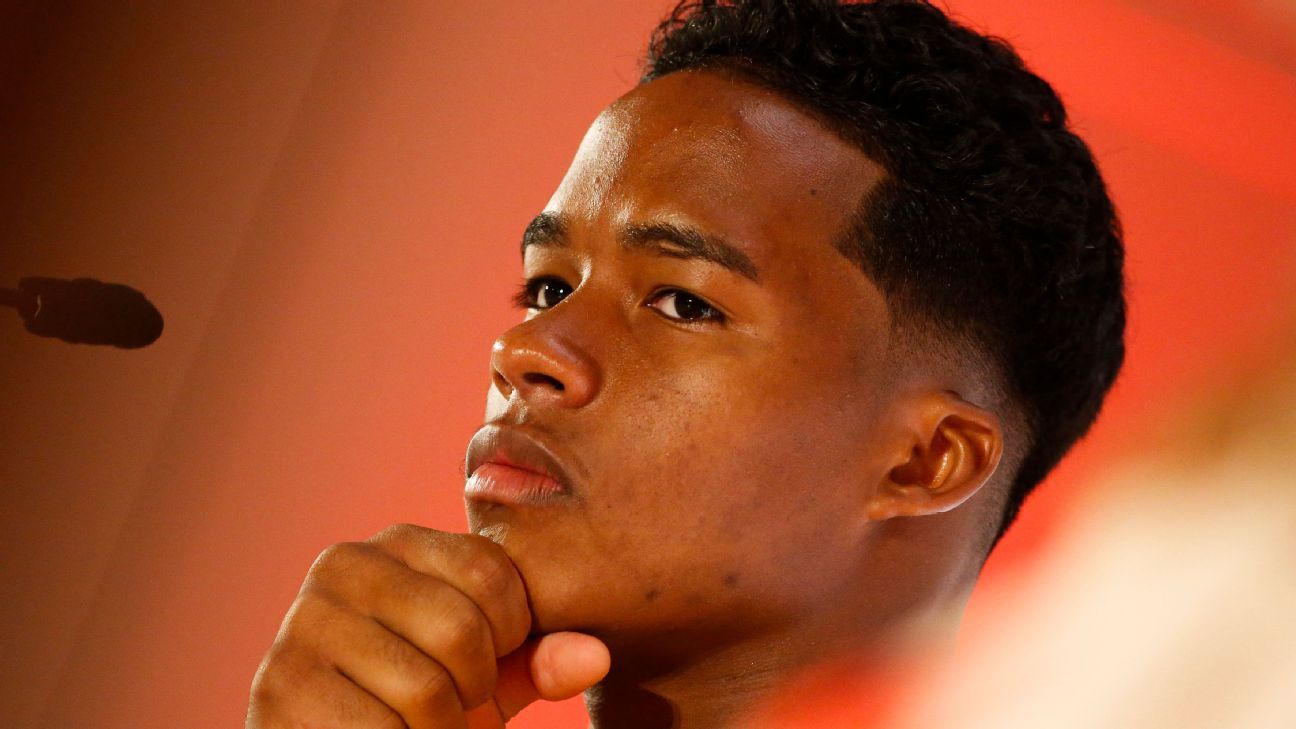 Retorno de Endrick desafia Abel e impacta jovem promessa do Palmeiras.