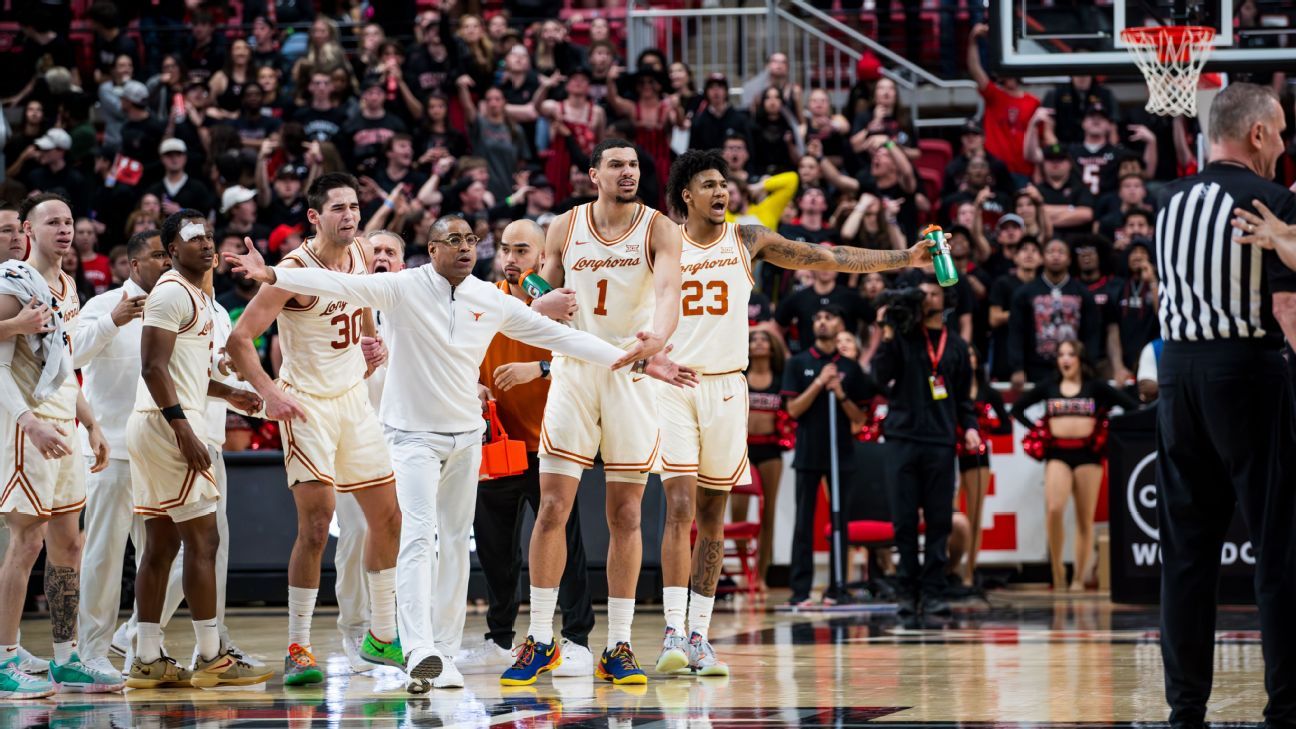 Texas Tech Loses to Texas in Controversial Game, Fans Throw Debris onto Court