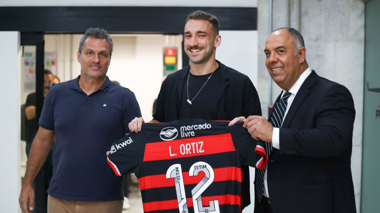 Flamengo anuncia Léo Ortiz, ex-Red Bull Bragantino, como novo reforço no elenco