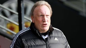 Warnock exits 20th club Aberdeen after 33 days as manager