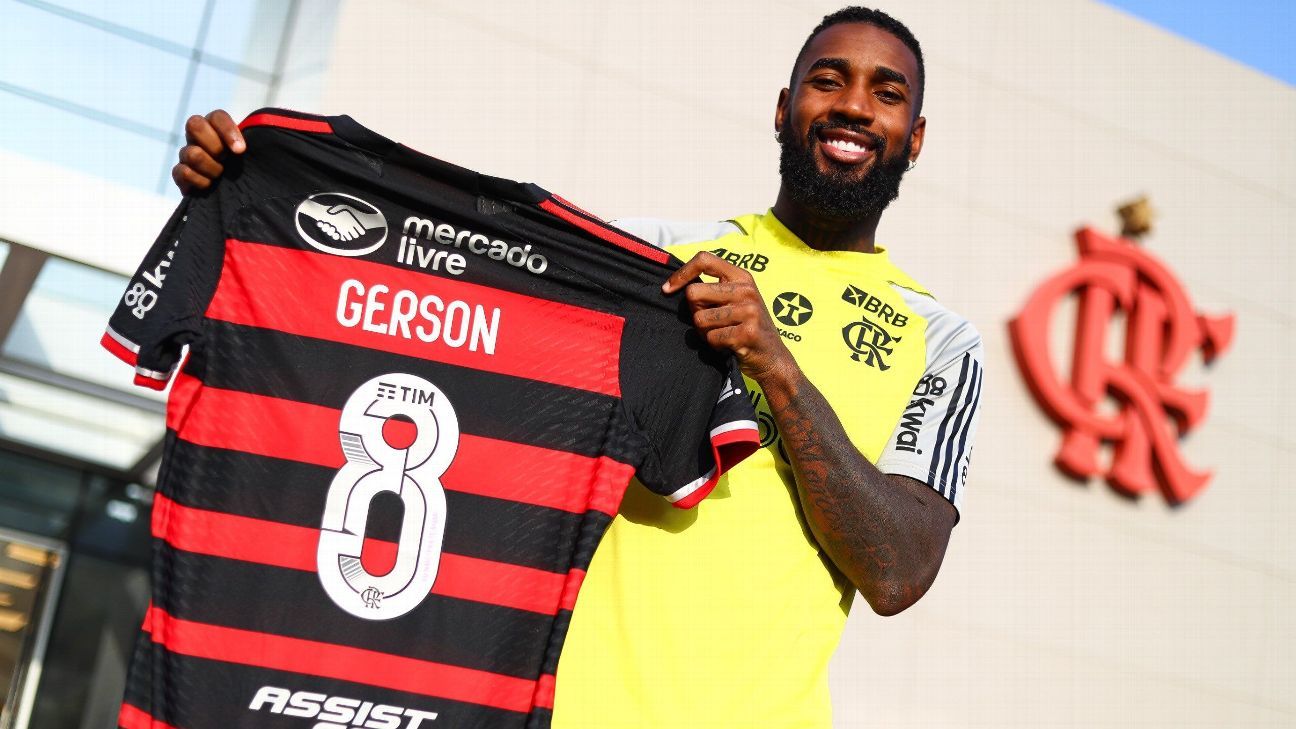 Flamengo apresenta novo número de Gerson e entrega camisa especial a promessa milionária