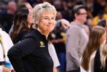 Billie Jean King to present Bluder with Joe Lapchick Character Award