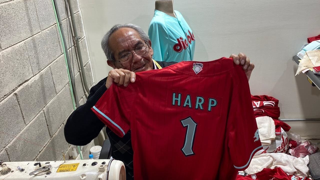 yankees vs.  Diablos: The Tailor of Mexico, from Alfredo Harp to AMLO