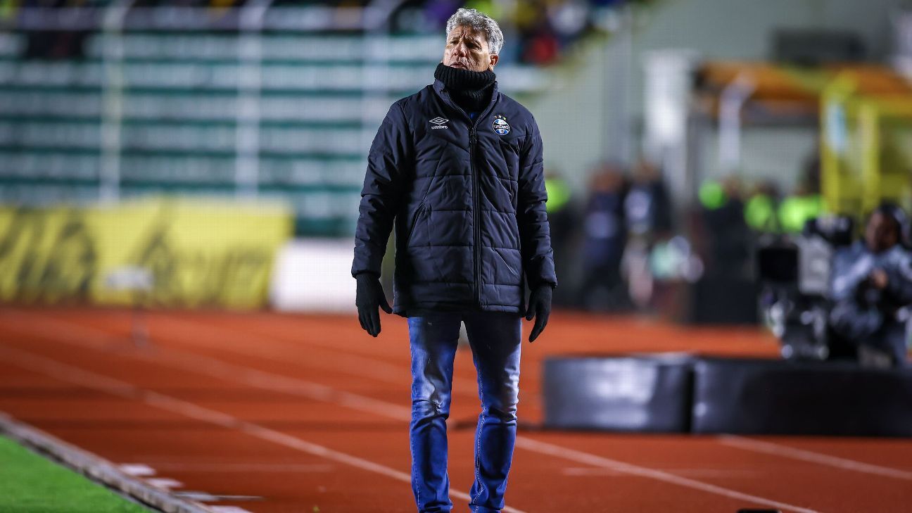 renato gaúcho mantém posicionamento firme após derrota na libertadores: time misto é estratégia.