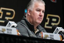 Purdue men's basketball lands top-10 7-foot junior Isaiah Hill