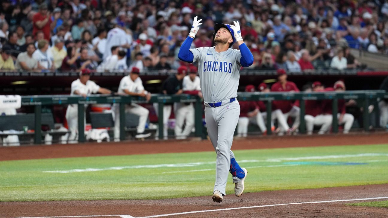 Michael Busch homers in 5th straight game, tying most by Cub