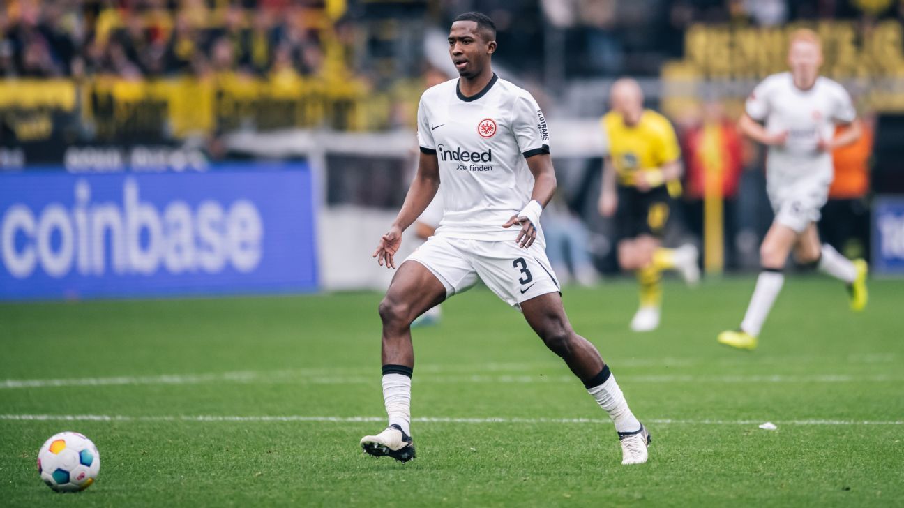 Liverpool Eyes Frankfurt’s Defender Pacho: Latest Transfer Updates