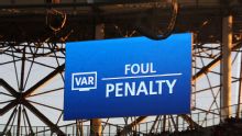 Chefão de arbitragem da Uefa admite 'insatisfação' com VAR e explica mudanças que serão adotadas: 'É futebol, não PlayStation'