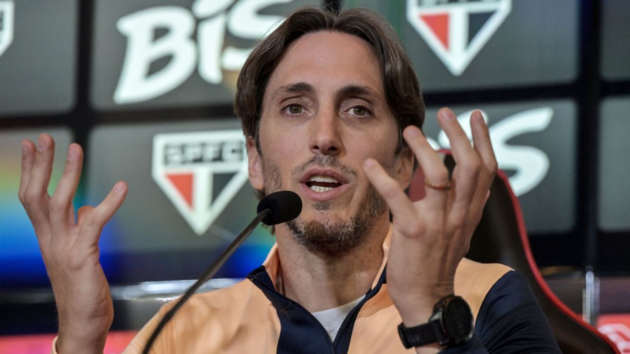 Zubeldía inspira criação de arma de Abel Ferreira em confronto São Paulo x Palmeiras.