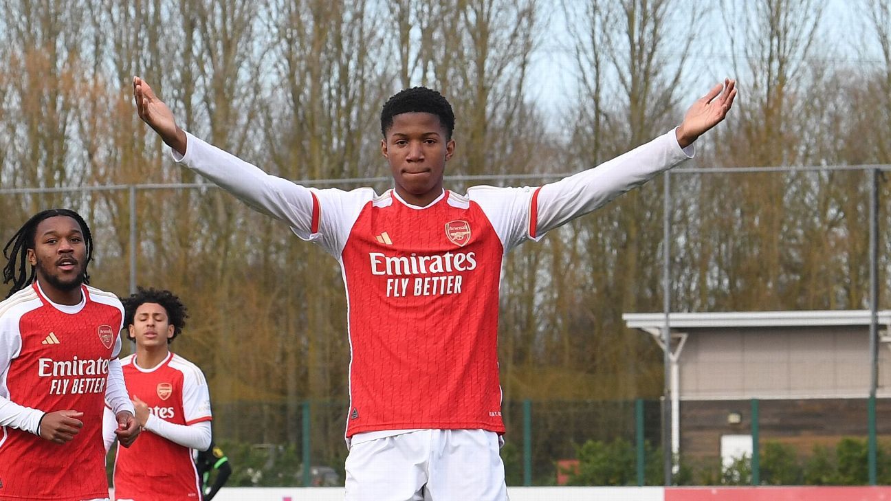 L’adolescent d’Arsenal Chido Martin Obi marque 7 buts lors d’un match U18