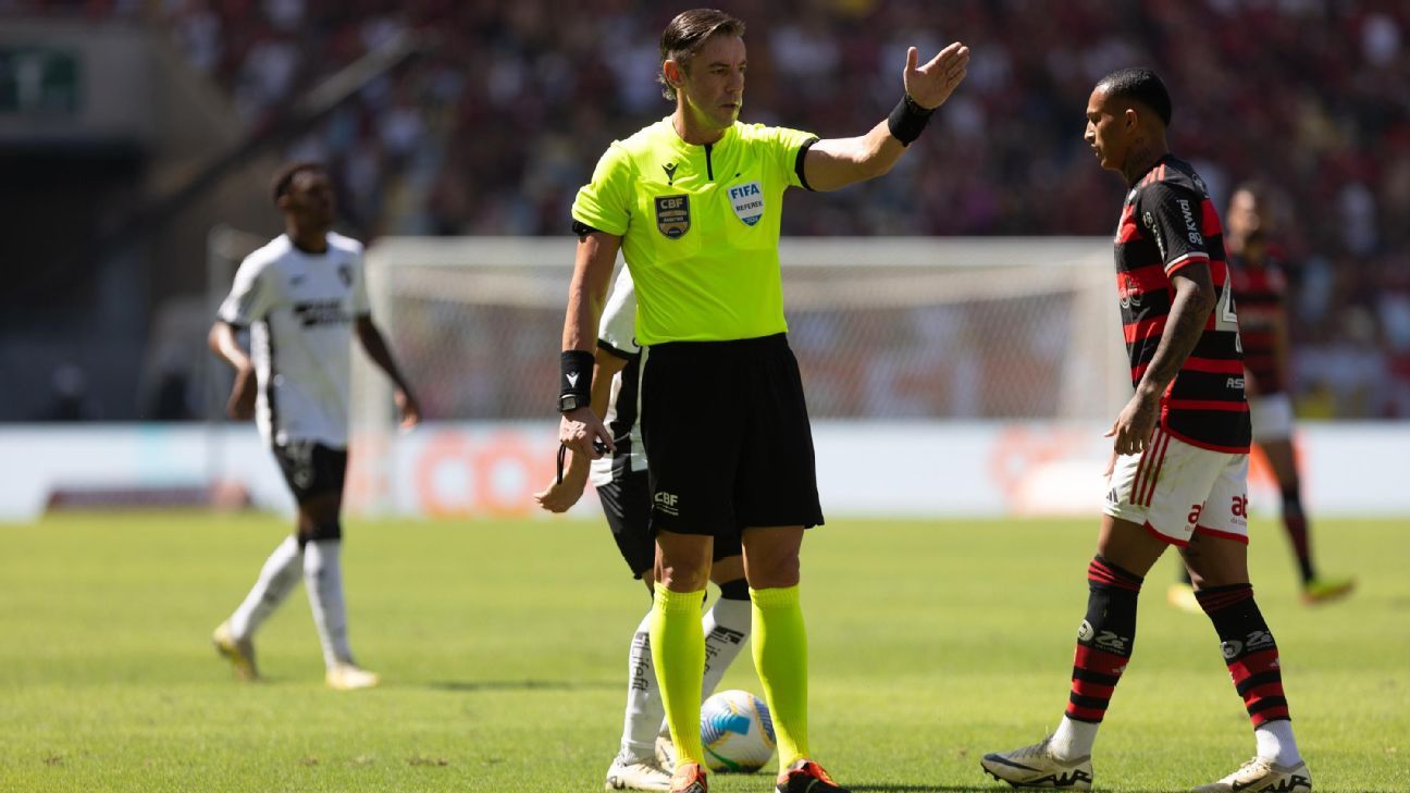 Var divulga diálogo polêmico em gol do Botafogo que desagradou jogadores do Flamengo