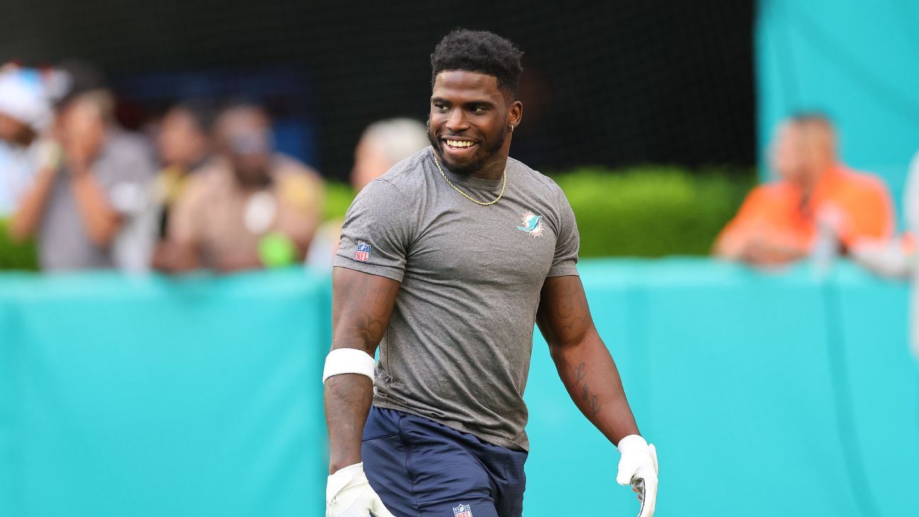 Tyreek Hill để người cắm trại bóng đá trẻ tung hứng trong buổi diễn tập giao hữu | Tin Mới