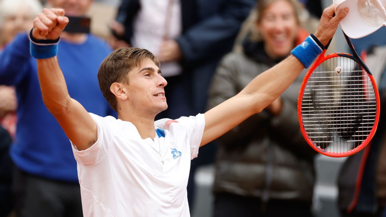 Arnaldi upsets No. 6 Rublev at French Open
