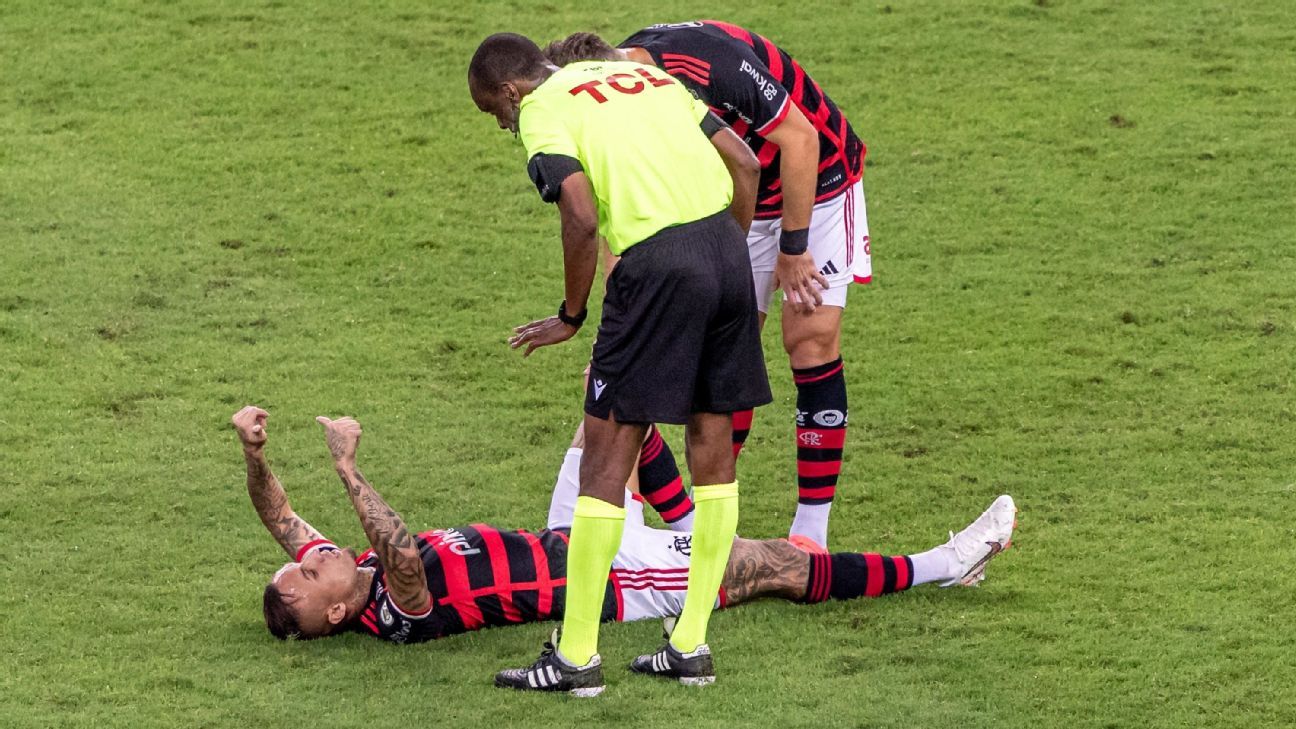 Lesão de Cebolinha gera apoio de companheiros e rivais fora temporada no Flamengo