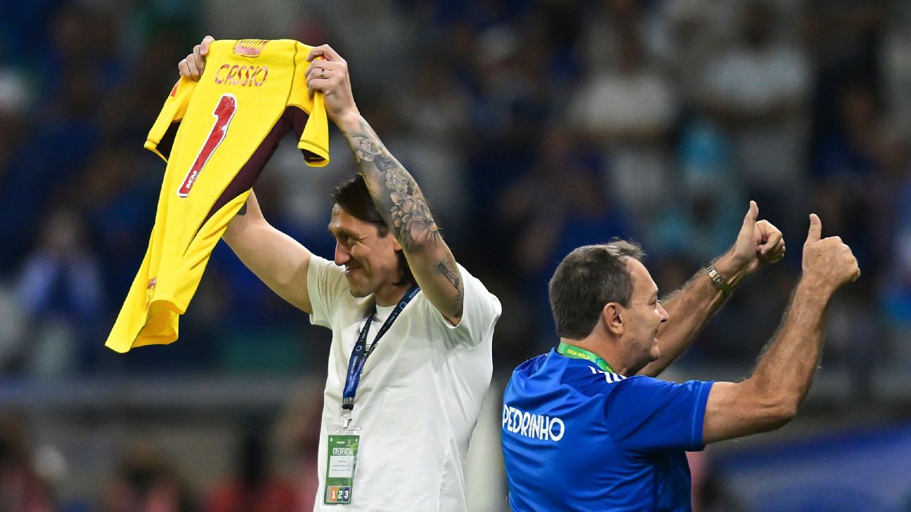 Cássio recusa camisa 12 do Corinthians em partida contra o Cruzeiro.