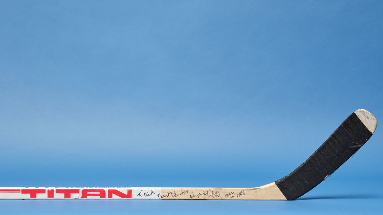 Gretzky's stick in '88 clincher sets auction record