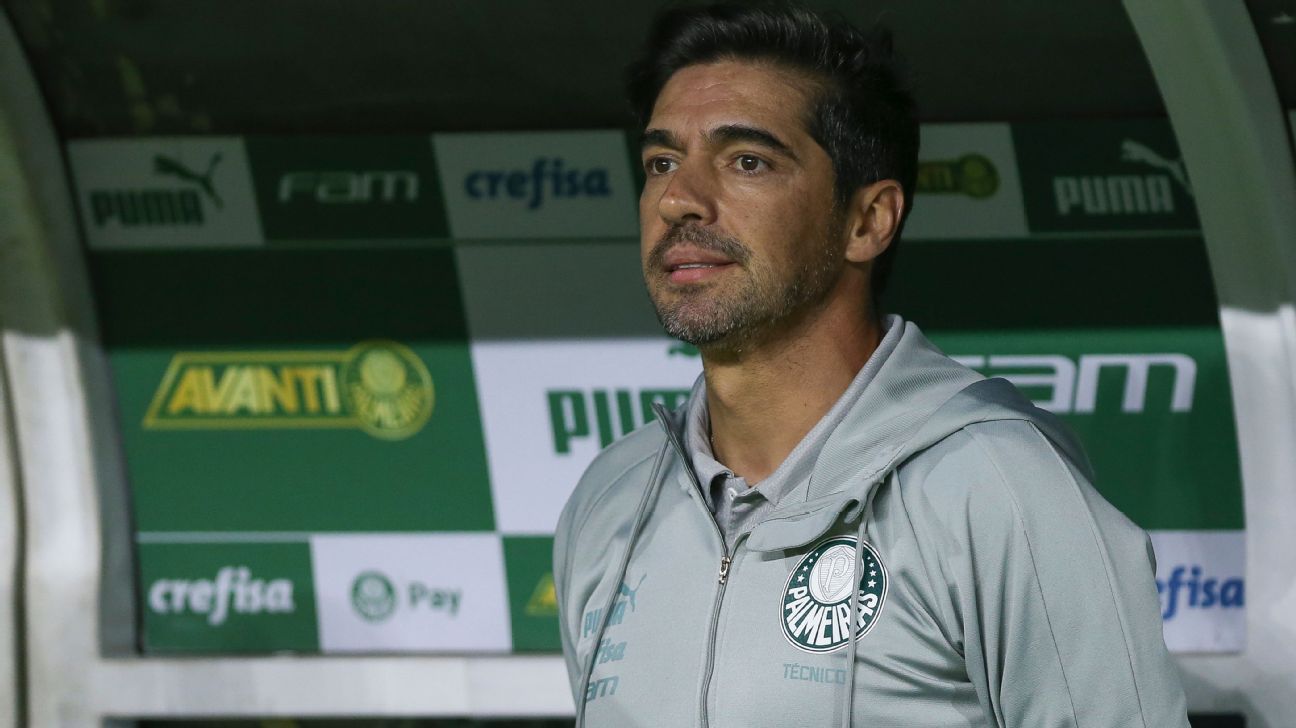 Abel vê talento de Flaco López e afirma: Palmeiras não busca centroavantes